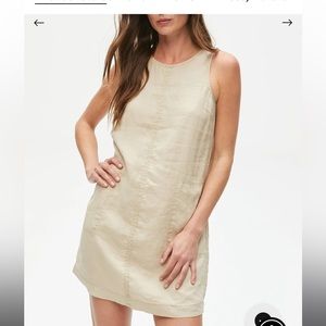NWT Delilah Linen Shift Dress